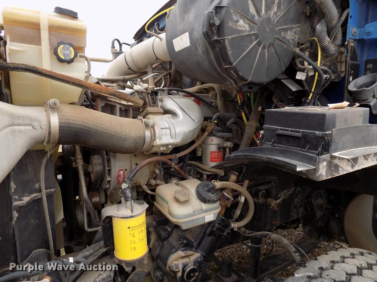 image for item DD3664 2008 Sterling L9500 semi truck