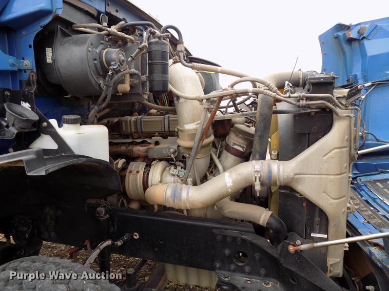 image for item DD3664 2008 Sterling L9500 semi truck