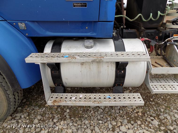 image for item DD3664 2008 Sterling L9500 semi truck