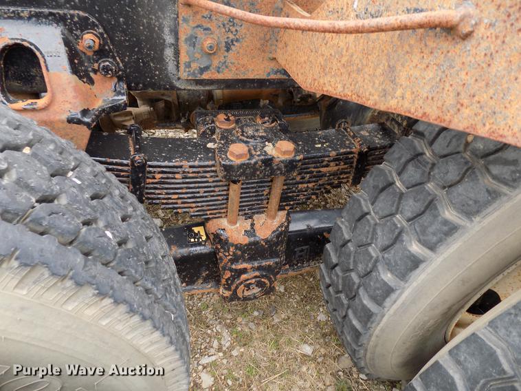 image for item DD3664 2008 Sterling L9500 semi truck