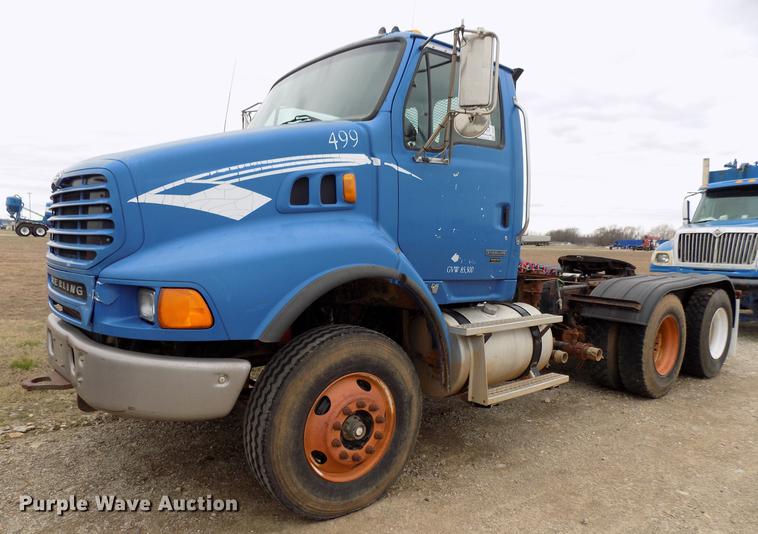 image for item DD3668 2007 Sterling L-Line semi truck