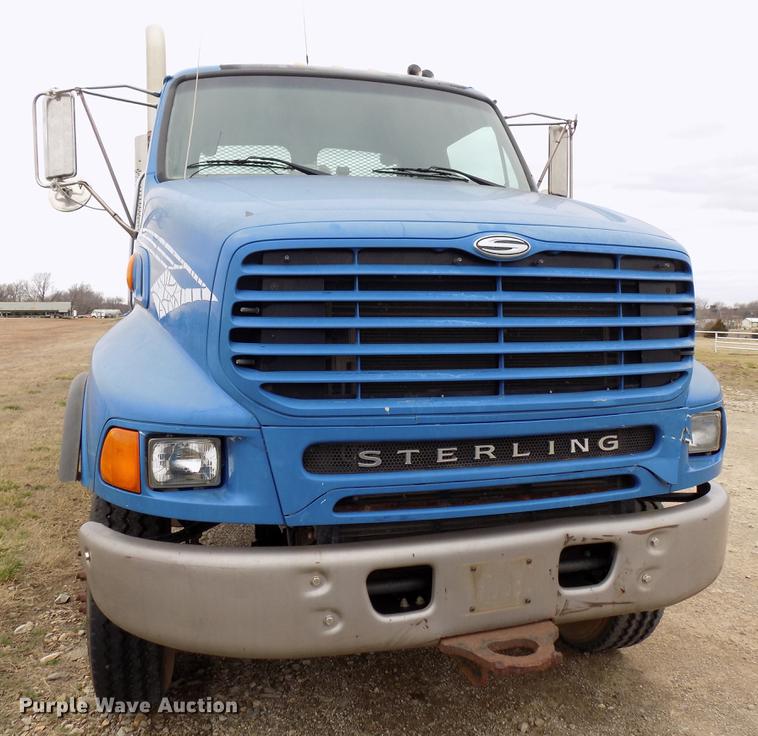 image for item DD3668 2007 Sterling L-Line semi truck
