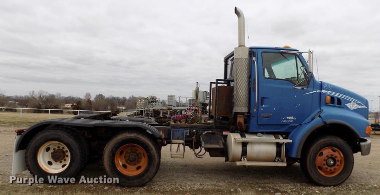 image for item DD3668 2007 Sterling L-Line semi truck