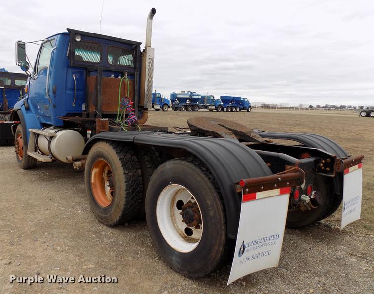 image for item DD3668 2007 Sterling L-Line semi truck