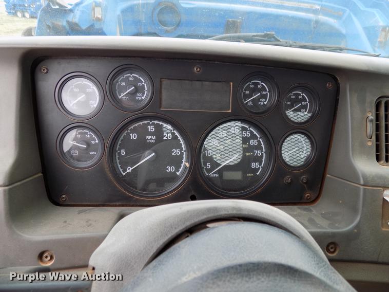 image for item DD3668 2007 Sterling L-Line semi truck