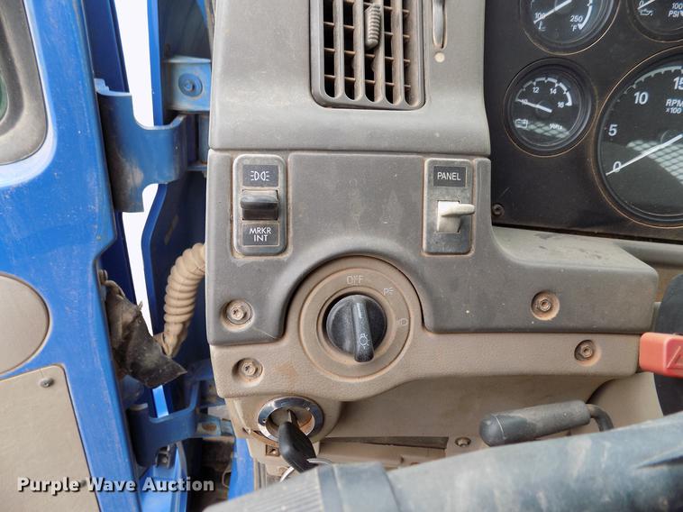 image for item DD3668 2007 Sterling L-Line semi truck