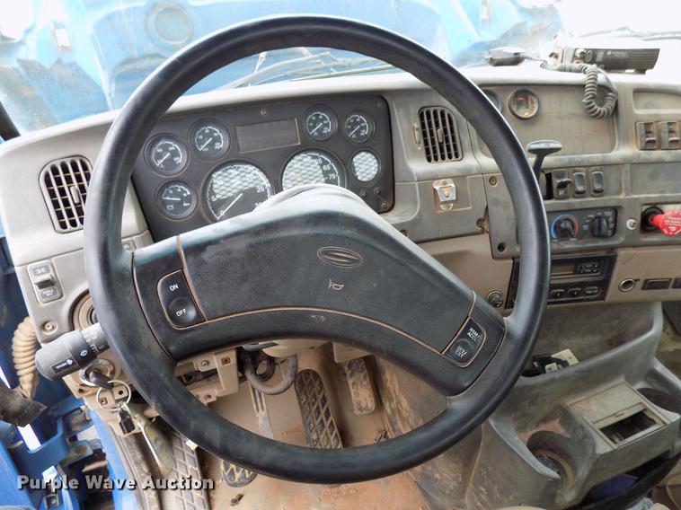 image for item DD3668 2007 Sterling L-Line semi truck