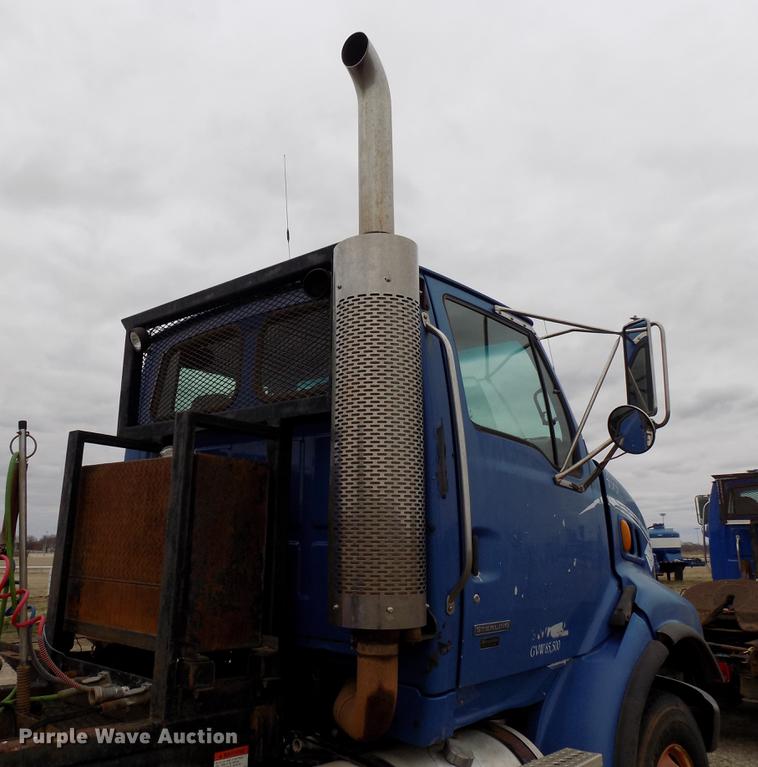 image for item DD3668 2007 Sterling L-Line semi truck