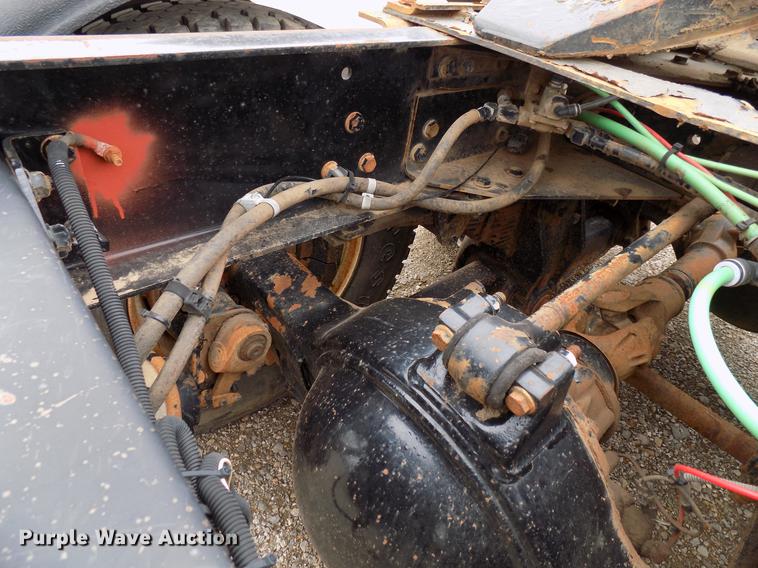 image for item DD3668 2007 Sterling L-Line semi truck