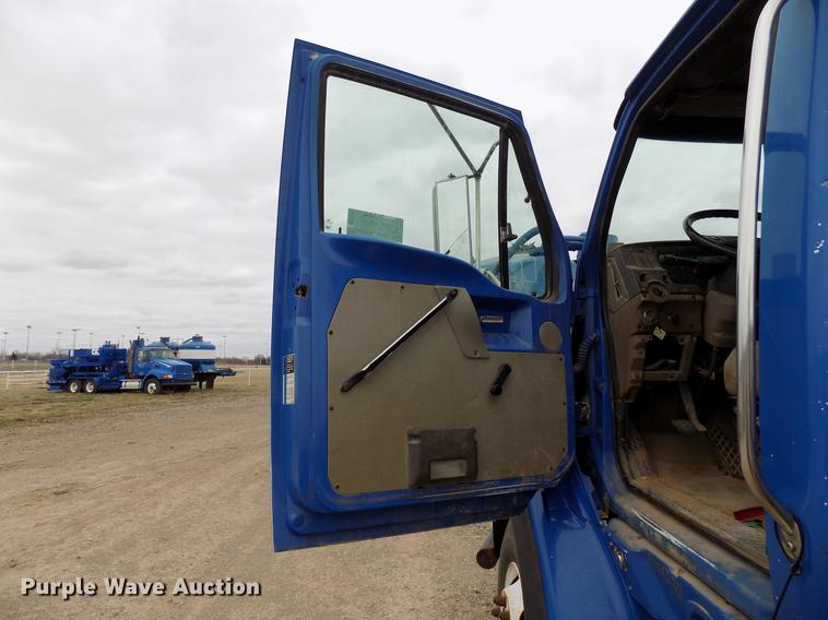 image for item DD3669 2002 Sterling A-Line semi truck