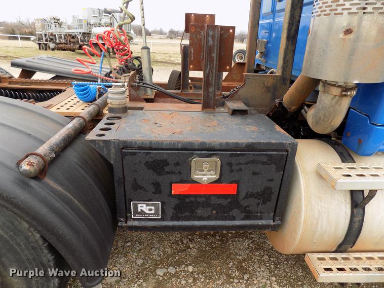 image for item DD3669 2002 Sterling A-Line semi truck