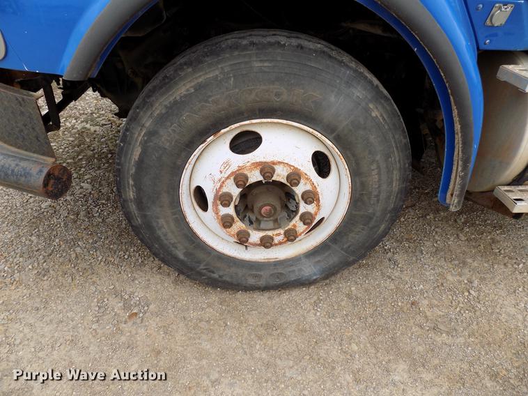 image for item DD3669 2002 Sterling A-Line semi truck