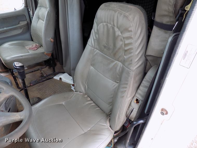 image for item DD3670 2007 Freightliner Century Class semi truck