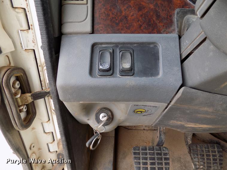 image for item DD3670 2007 Freightliner Century Class semi truck