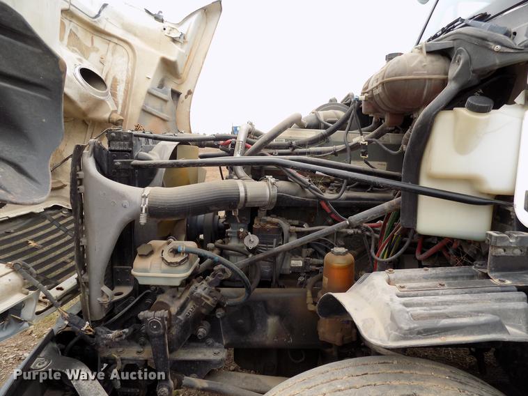 image for item DD3670 2007 Freightliner Century Class semi truck