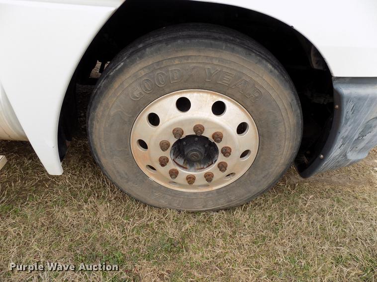 image for item DD3670 2007 Freightliner Century Class semi truck