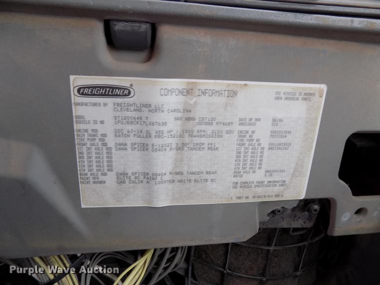 image for item DD3670 2007 Freightliner Century Class semi truck