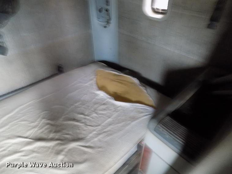 image for item DD3676 2007 Freightliner Century Class semi truck