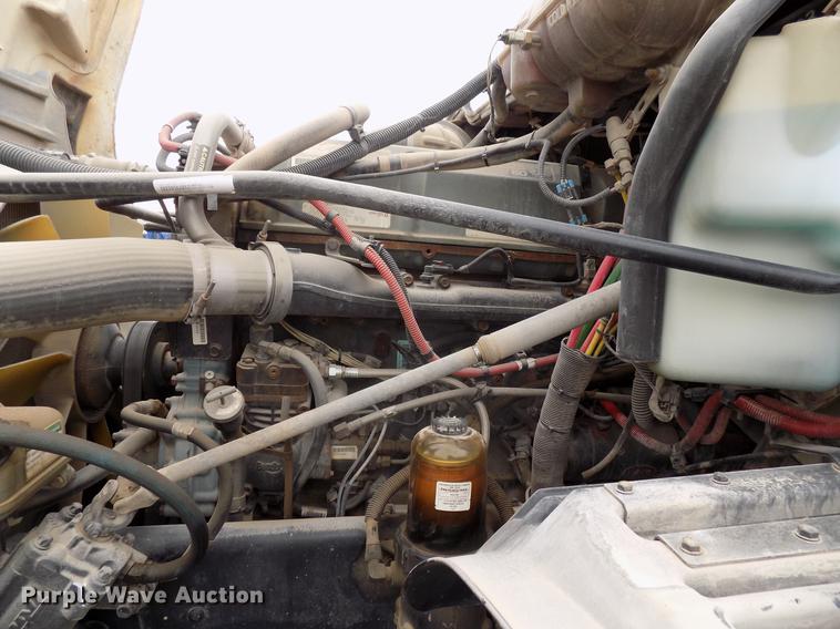 image for item DD3676 2007 Freightliner Century Class semi truck