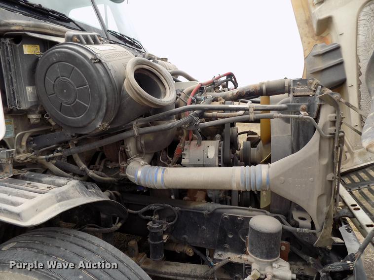 image for item DD3676 2007 Freightliner Century Class semi truck