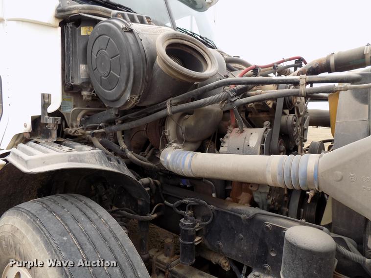 image for item DD3676 2007 Freightliner Century Class semi truck