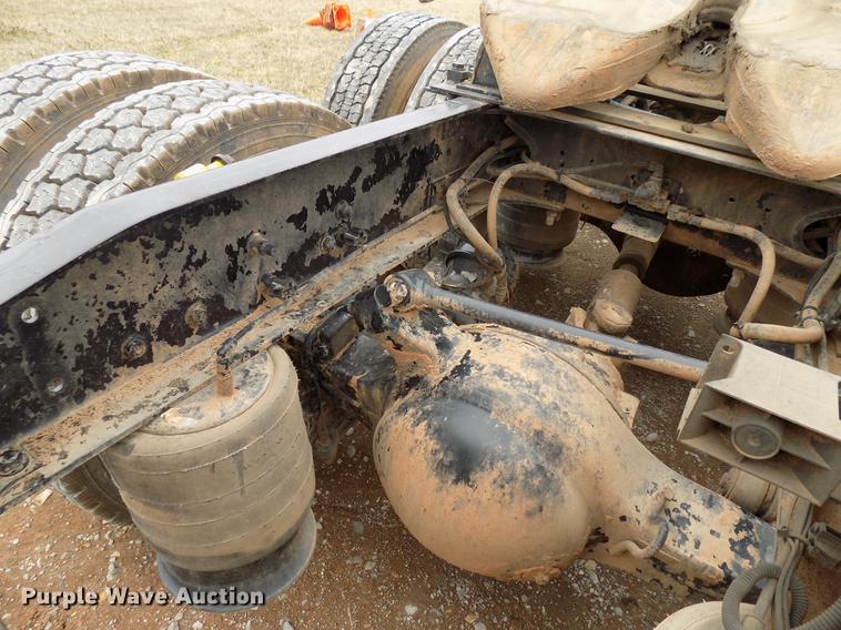 image for item DD3677 2007 Freightliner Century Class semi truck