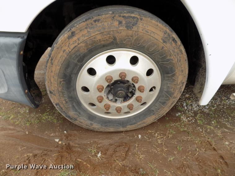 image for item DD3677 2007 Freightliner Century Class semi truck