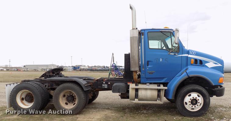 image for item DD3678 2007 Sterling LT9500 semi truck