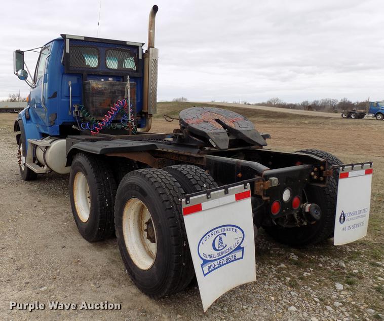 image for item DD3678 2007 Sterling LT9500 semi truck