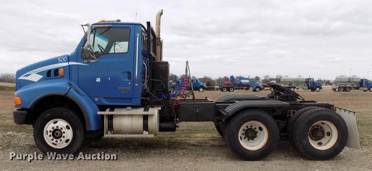 image for item DD3678 2007 Sterling LT9500 semi truck