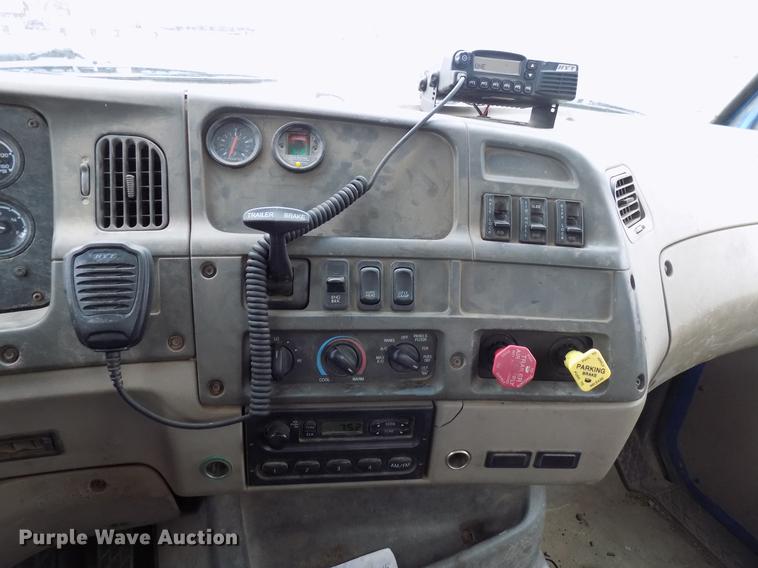 image for item DD3678 2007 Sterling LT9500 semi truck