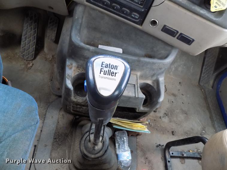 image for item DD3678 2007 Sterling LT9500 semi truck