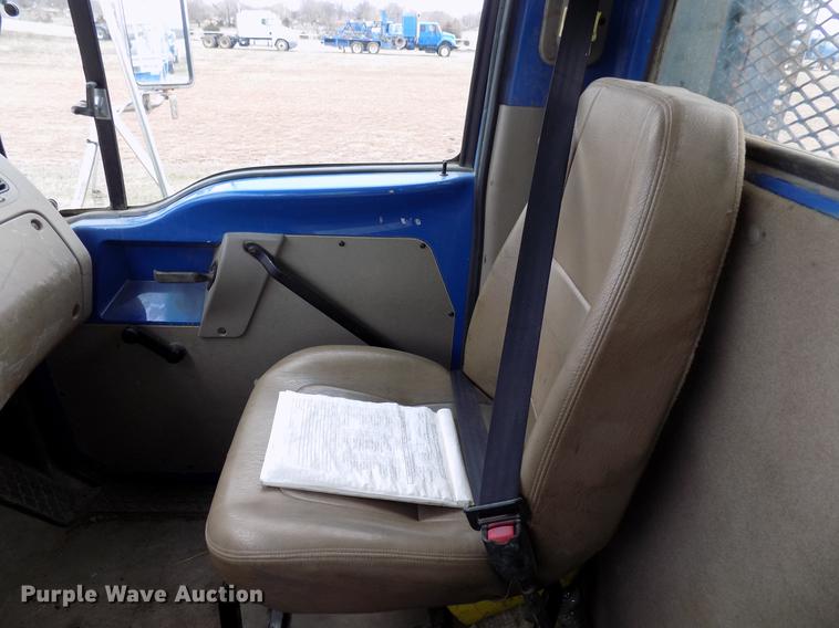 image for item DD3678 2007 Sterling LT9500 semi truck