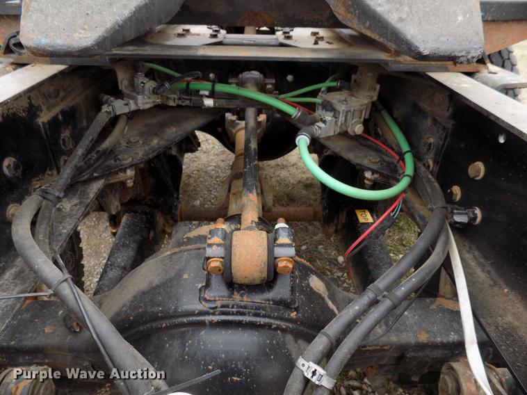 image for item DD3678 2007 Sterling LT9500 semi truck