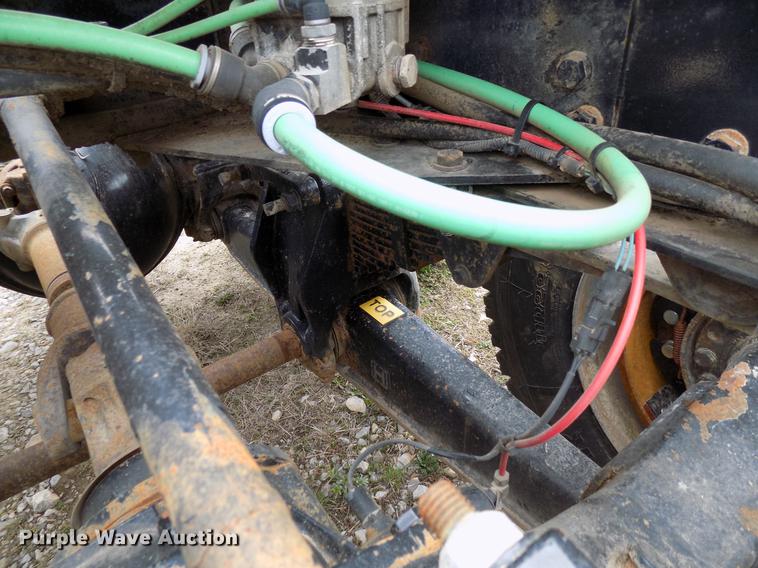 image for item DD3678 2007 Sterling LT9500 semi truck