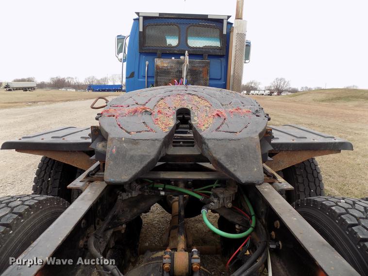 image for item DD3678 2007 Sterling LT9500 semi truck