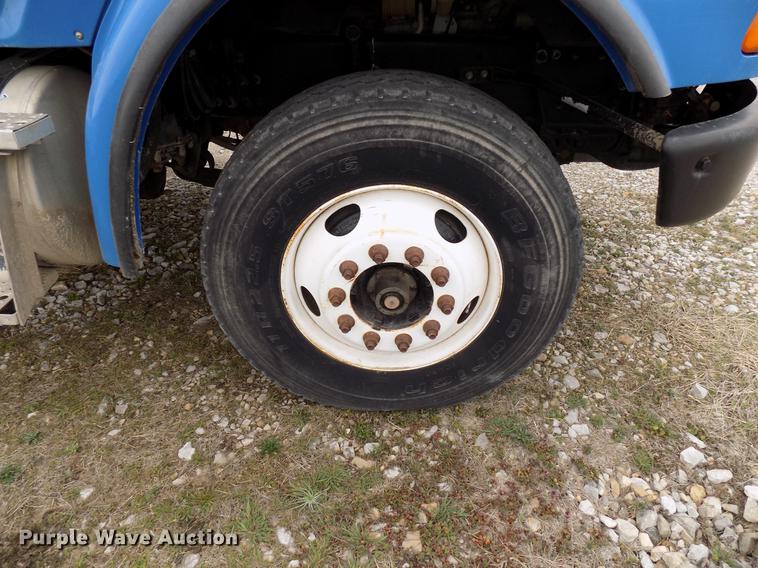 image for item DD3678 2007 Sterling LT9500 semi truck