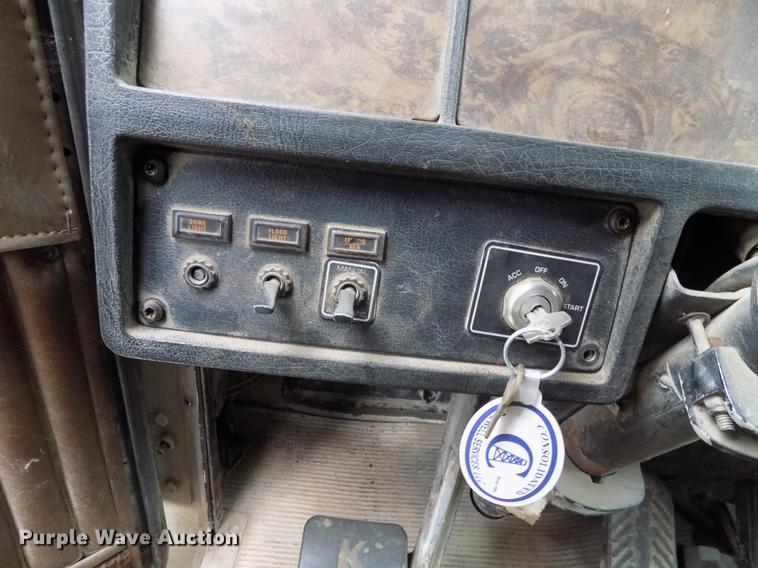 image for item DD3680 1994 Kenworth T800 semi truck