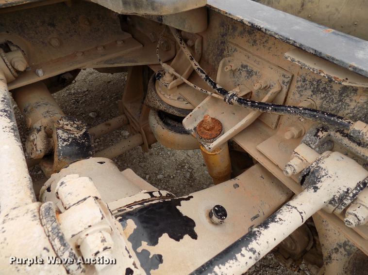 image for item DD3680 1994 Kenworth T800 semi truck