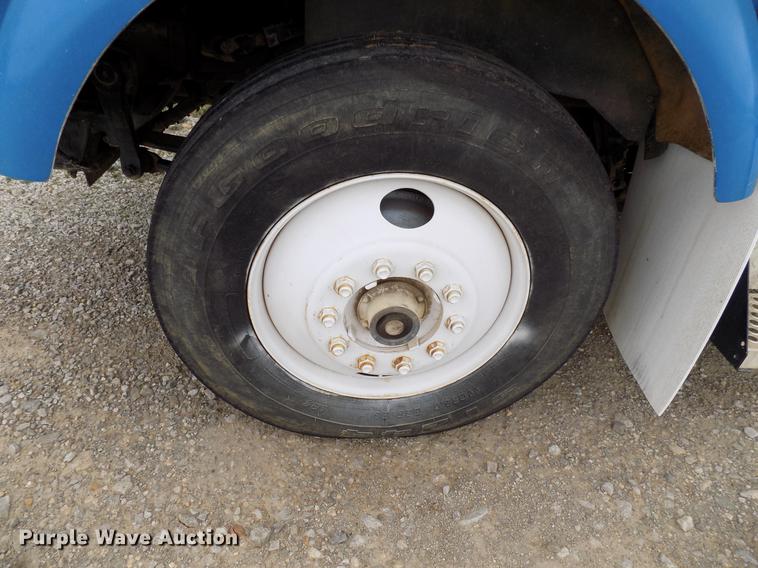 image for item DD3680 1994 Kenworth T800 semi truck