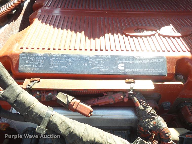 image for item DE1366 2009 Volvo VN semi truck