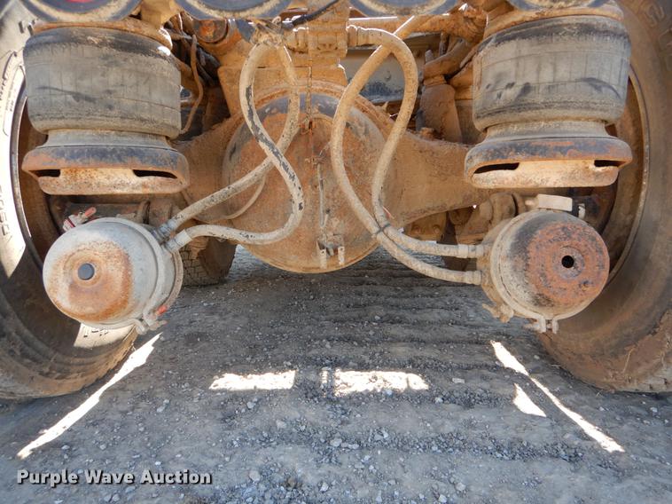 image for item DE6075 1987 Kenworth T600 semi truck