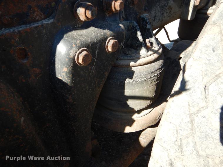 image for item DE6075 1987 Kenworth T600 semi truck