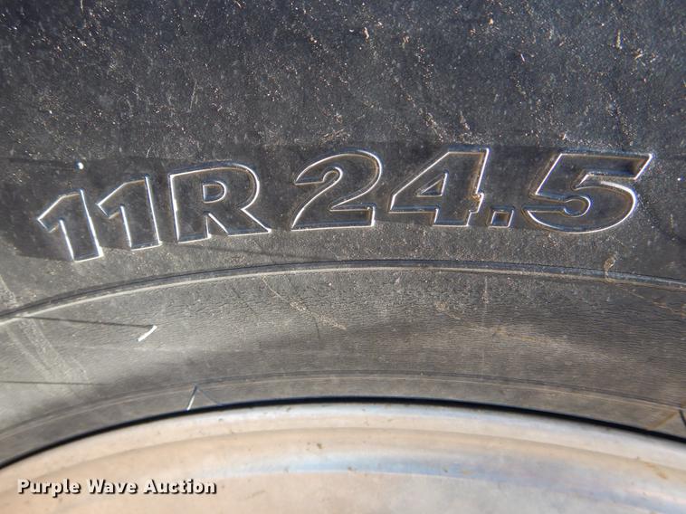 image for item DE6075 1987 Kenworth T600 semi truck