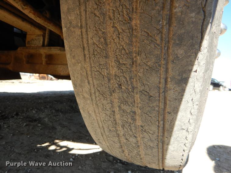 image for item DE6075 1987 Kenworth T600 semi truck