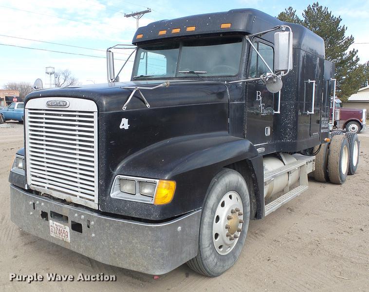 image for item DF2976 1999 Freightliner FLD semi truck
