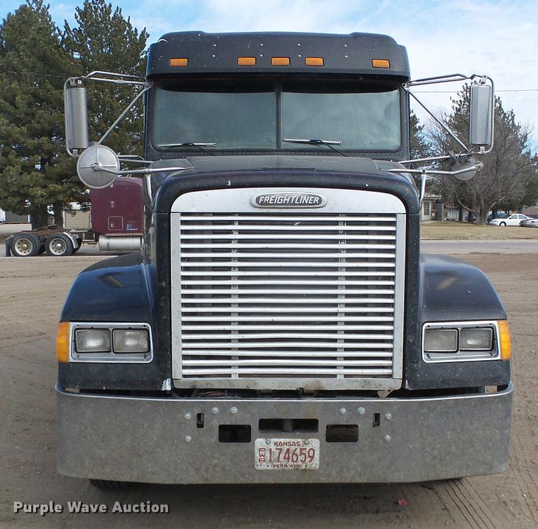 image for item DF2976 1999 Freightliner FLD semi truck