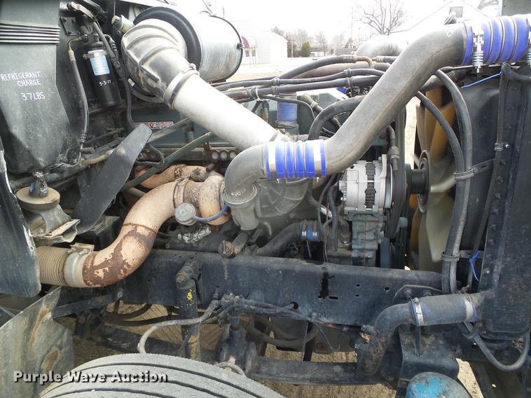 image for item DF2976 1999 Freightliner FLD semi truck