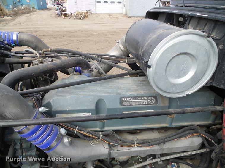 image for item DF2976 1999 Freightliner FLD semi truck