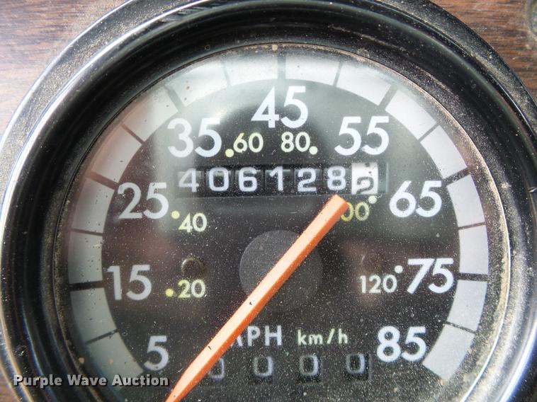 image for item DF2976 1999 Freightliner FLD semi truck